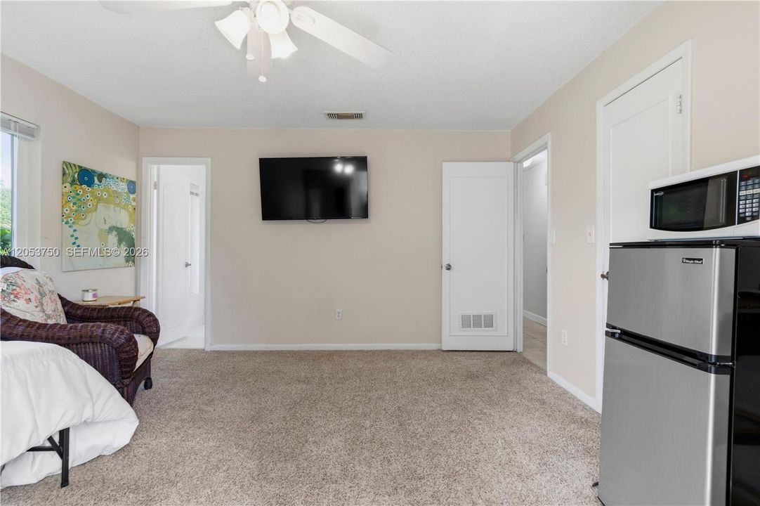 For Sale: $945,000 (4 beds, 3 baths, 2190 Square Feet)