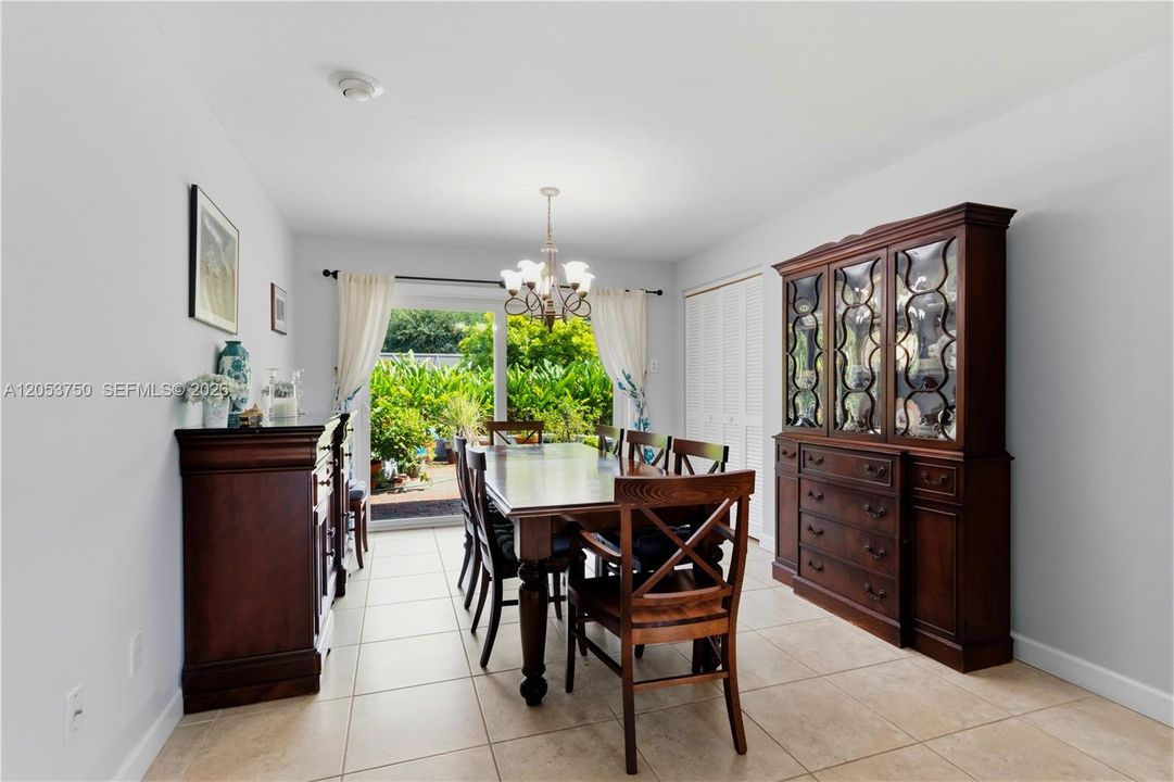 For Sale: $945,000 (4 beds, 3 baths, 2190 Square Feet)