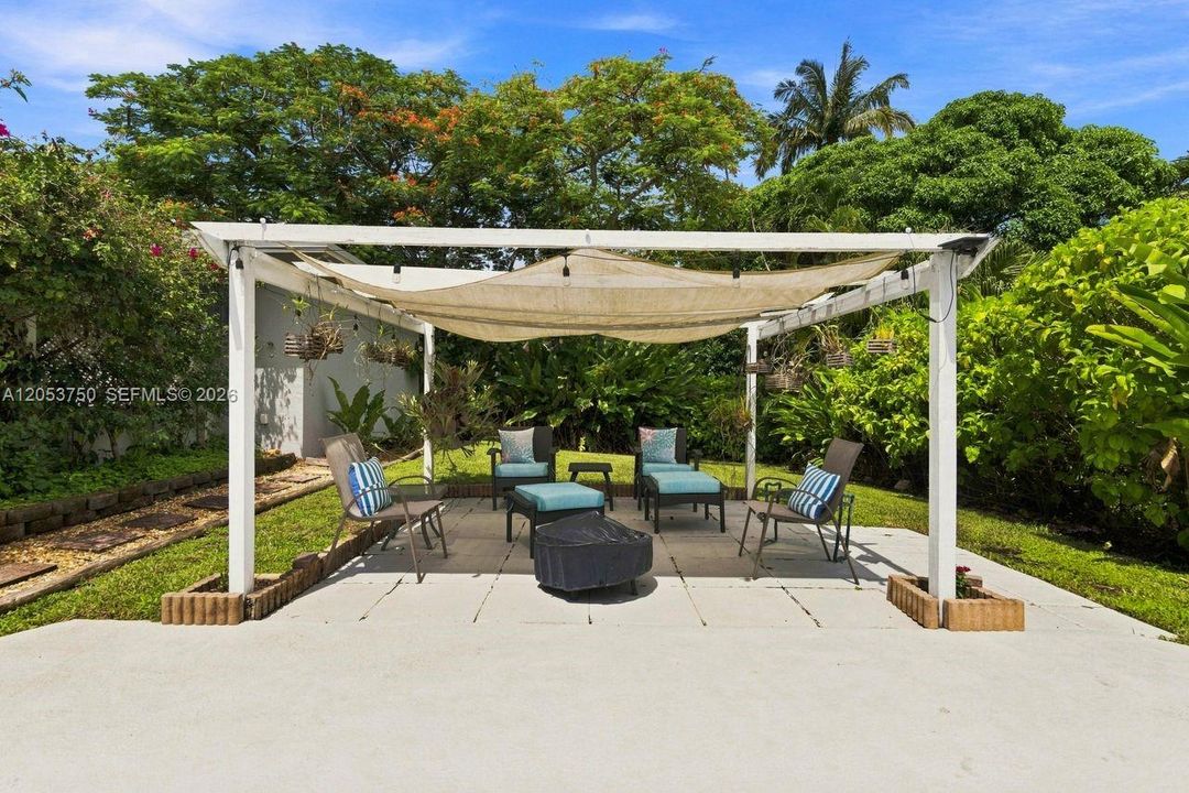For Sale: $945,000 (4 beds, 3 baths, 2190 Square Feet)