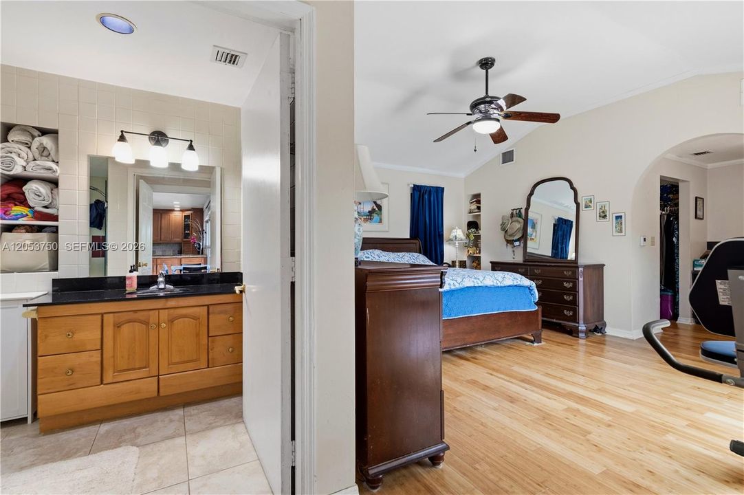 For Sale: $945,000 (4 beds, 3 baths, 2190 Square Feet)