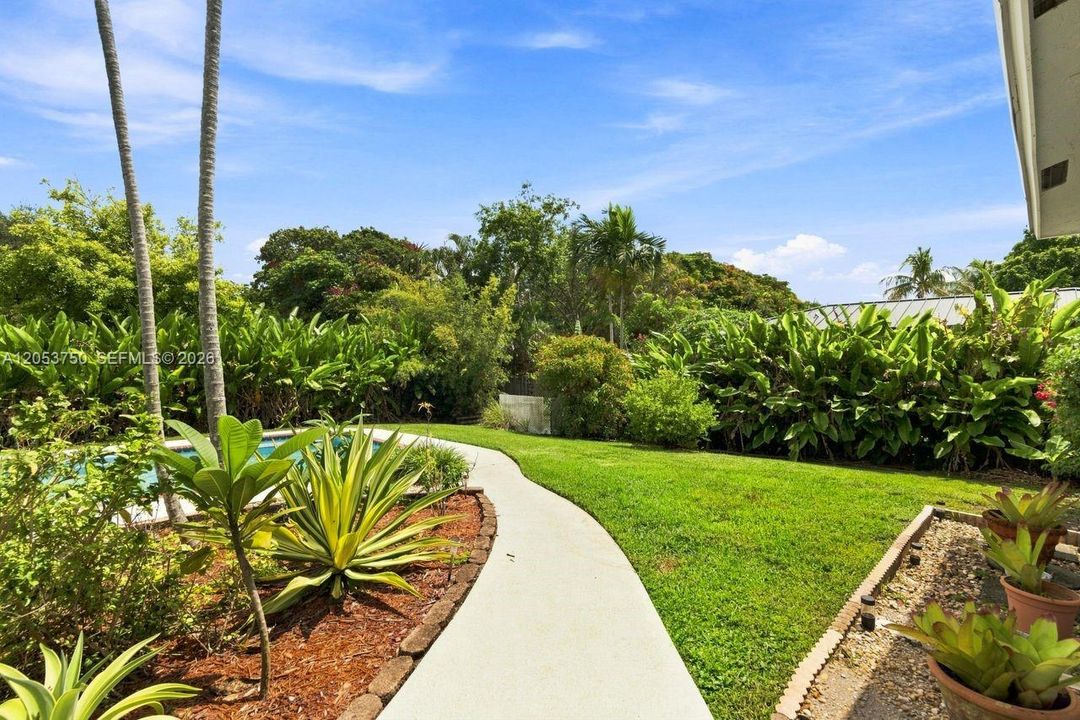 For Sale: $945,000 (4 beds, 3 baths, 2190 Square Feet)