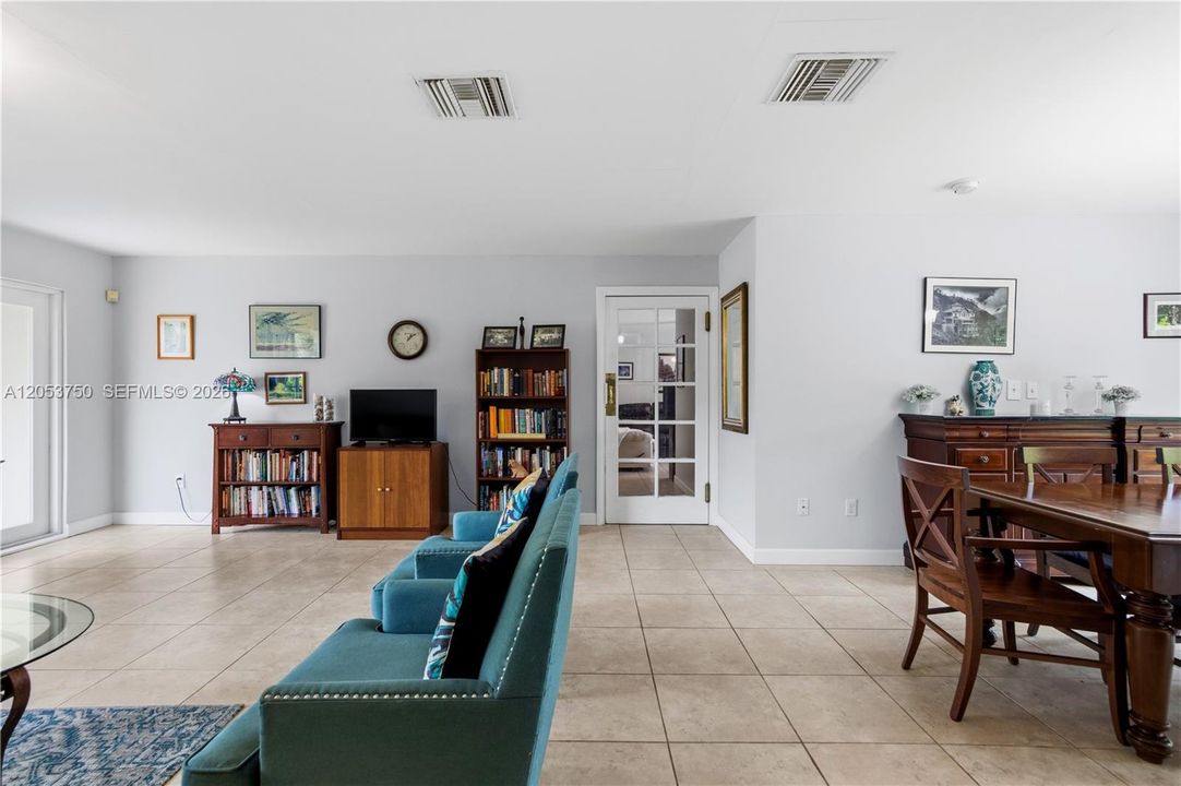 For Sale: $945,000 (4 beds, 3 baths, 2190 Square Feet)