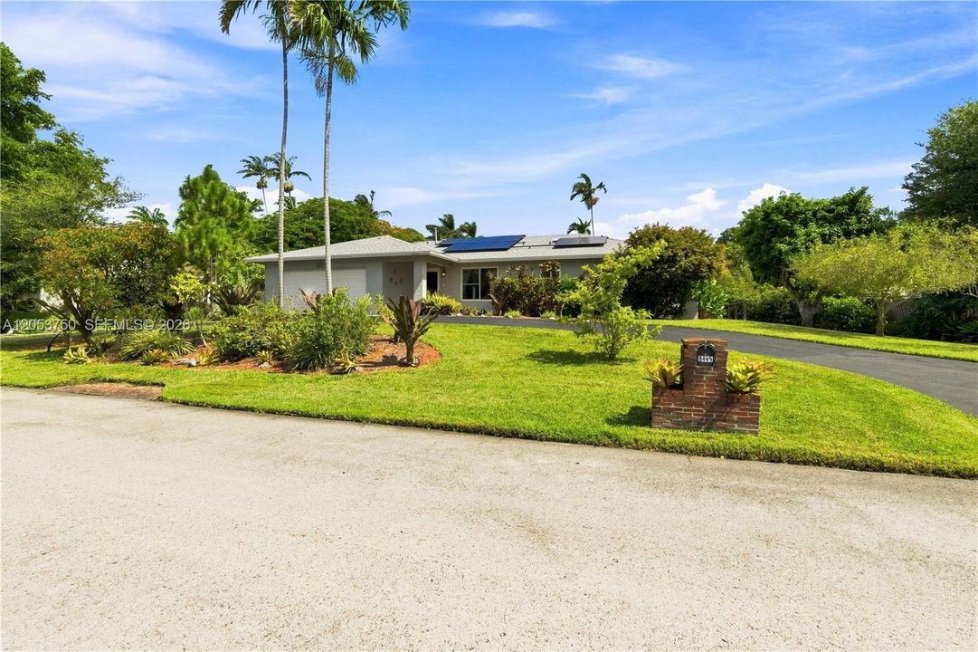 For Sale: $945,000 (4 beds, 3 baths, 2190 Square Feet)
