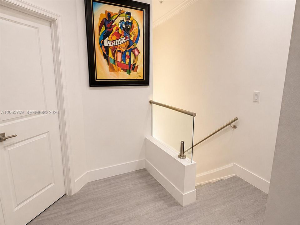 For Sale: $805,000 (3 beds, 3 baths, 1611 Square Feet)