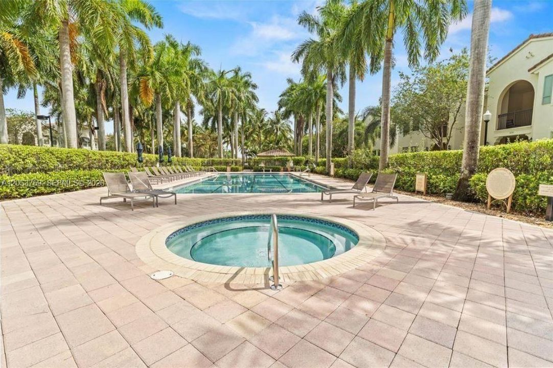 For Sale: $805,000 (3 beds, 3 baths, 1611 Square Feet)