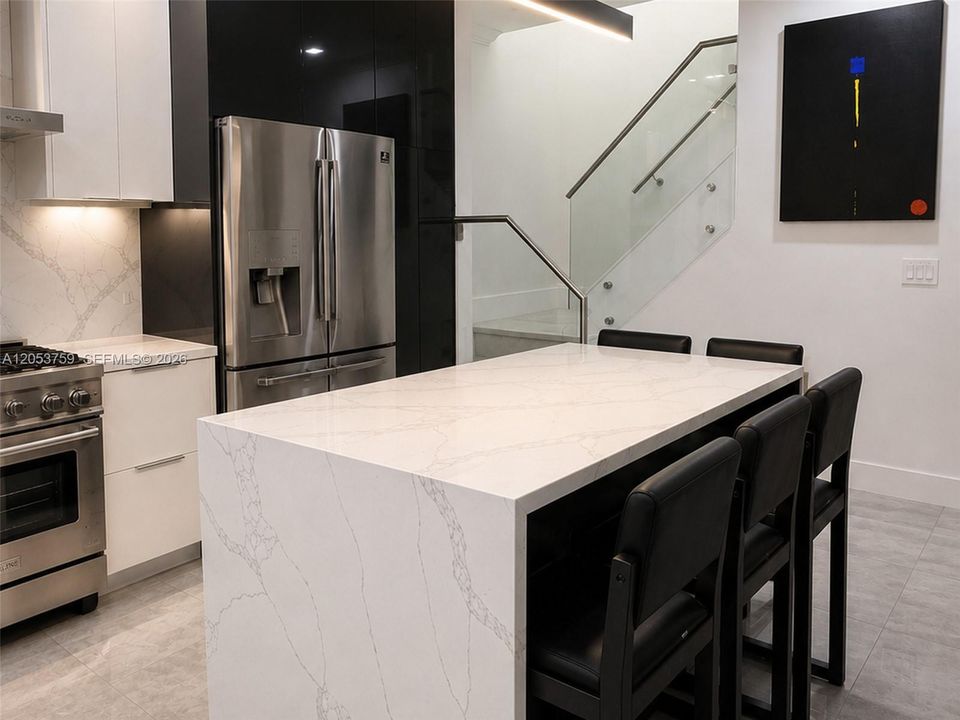 For Sale: $805,000 (3 beds, 3 baths, 1611 Square Feet)