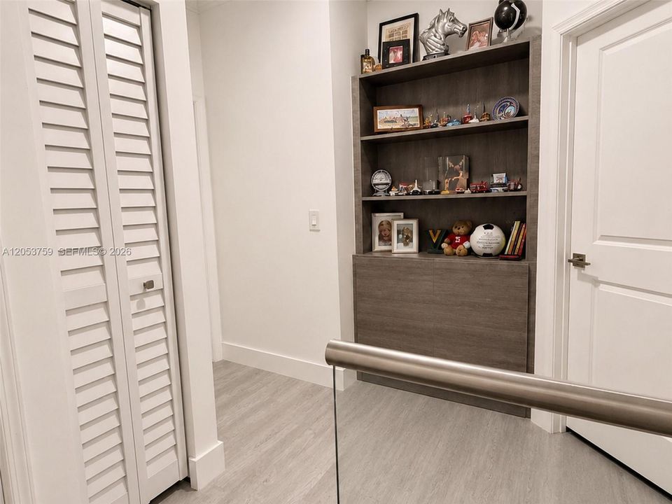 For Sale: $805,000 (3 beds, 3 baths, 1611 Square Feet)
