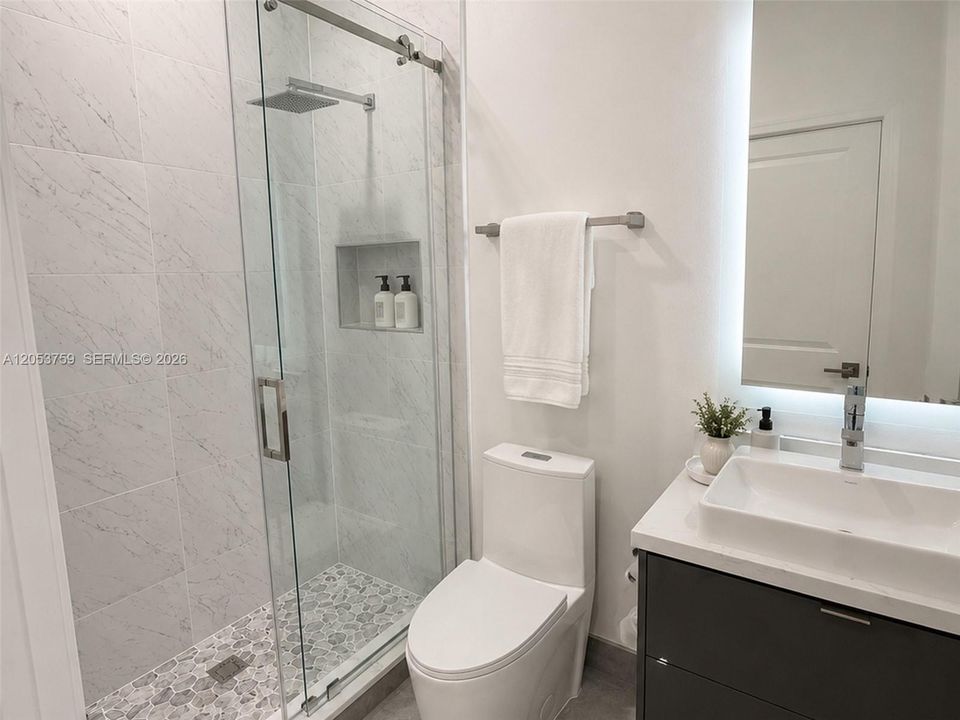 For Sale: $805,000 (3 beds, 3 baths, 1611 Square Feet)