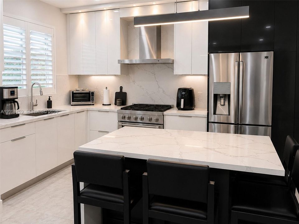 For Sale: $805,000 (3 beds, 3 baths, 1611 Square Feet)