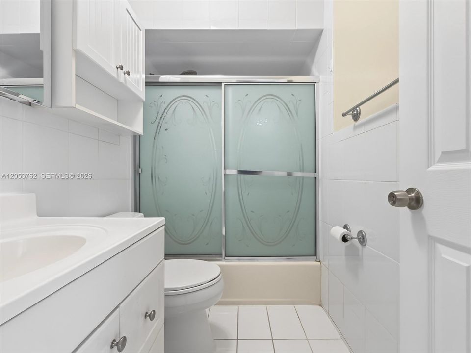 For Rent: $3,000 (3 beds, 2 baths, 1360 Square Feet)