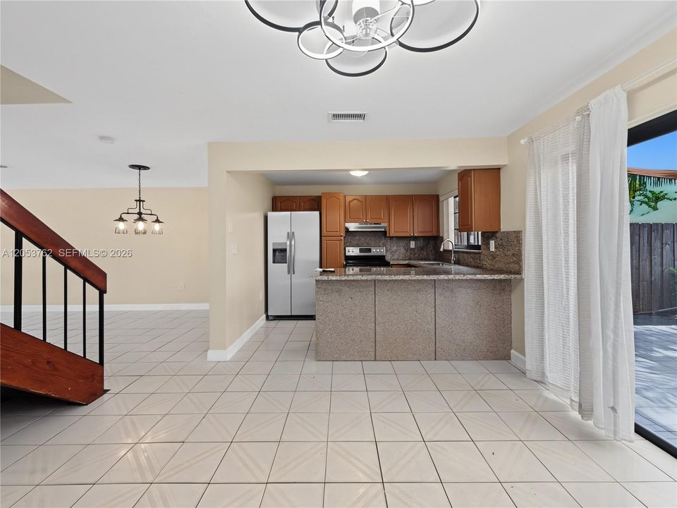 For Rent: $3,000 (3 beds, 2 baths, 1360 Square Feet)