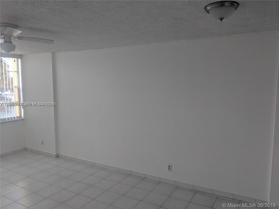 В аренду: $1,950 (1 спален, 1 ванн, 780 Квадратных фут)