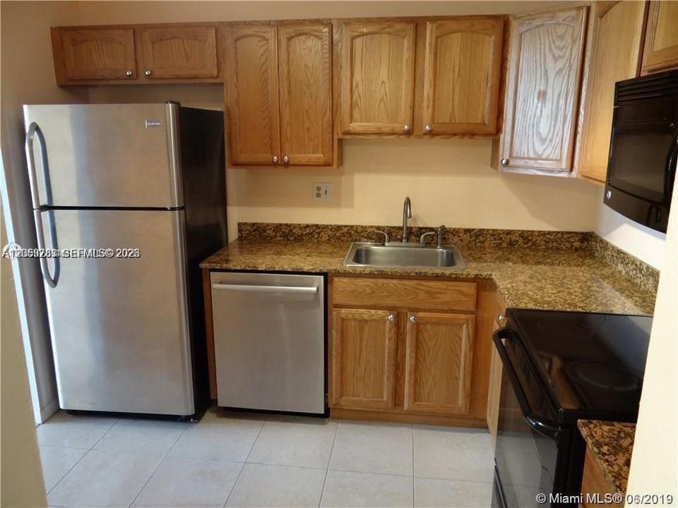 В аренду: $1,950 (1 спален, 1 ванн, 780 Квадратных фут)