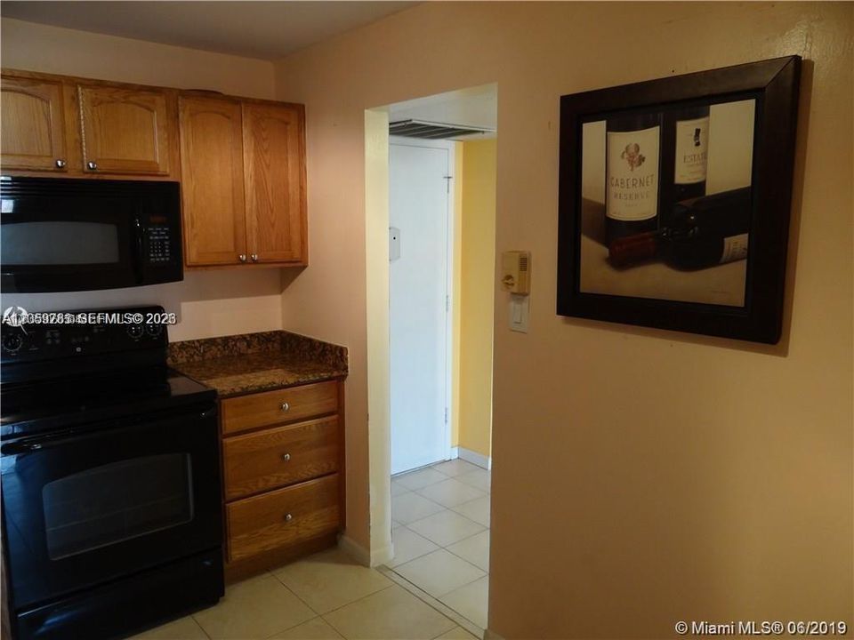 В аренду: $1,950 (1 спален, 1 ванн, 780 Квадратных фут)