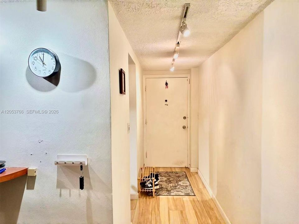В аренду: $2,350 (2 спален, 2 ванн, 1083 Квадратных фут)