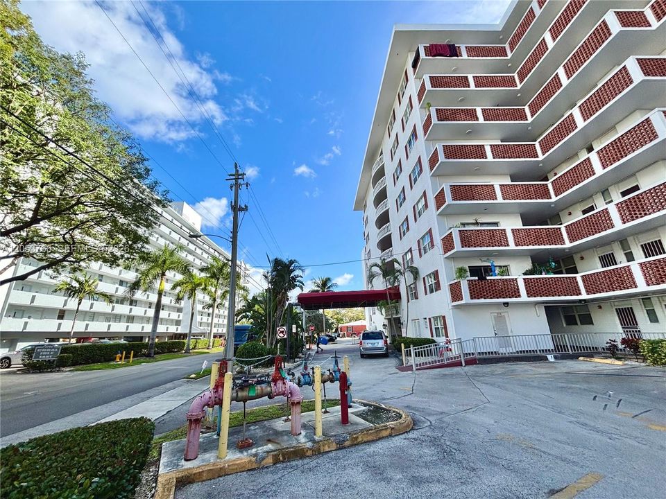 В аренду: $2,350 (2 спален, 2 ванн, 1083 Квадратных фут)