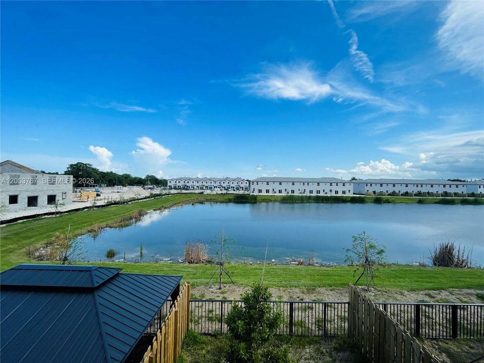For Rent: $2,990 (4 beds, 2 baths, 1600 Square Feet)