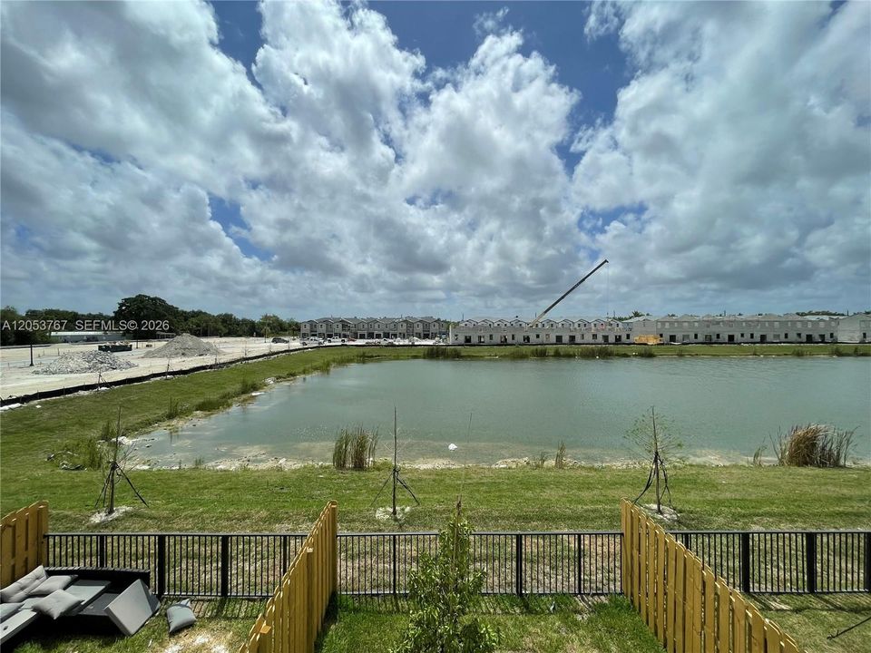 For Rent: $2,990 (4 beds, 2 baths, 1600 Square Feet)
