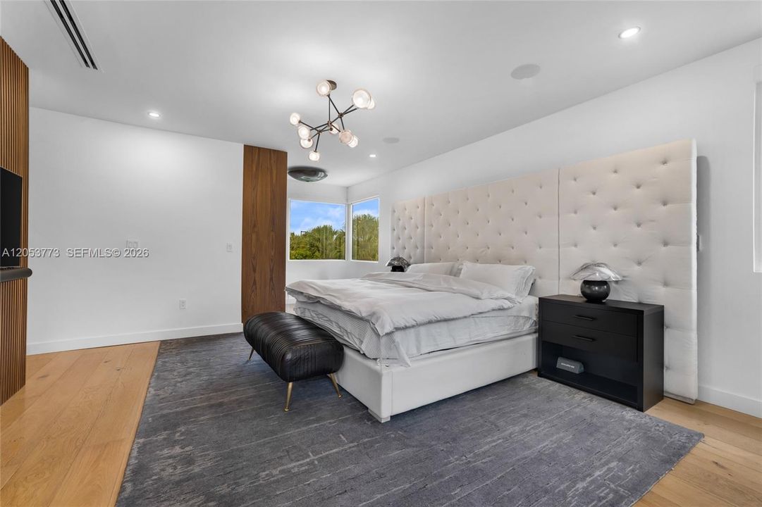 For Sale: $1,850,000 (6 beds, 7 baths, 4306 Square Feet)