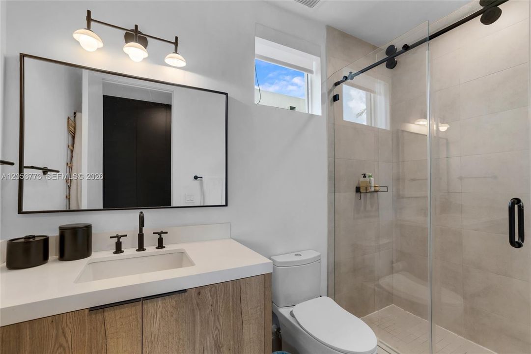 For Sale: $1,850,000 (6 beds, 7 baths, 4306 Square Feet)