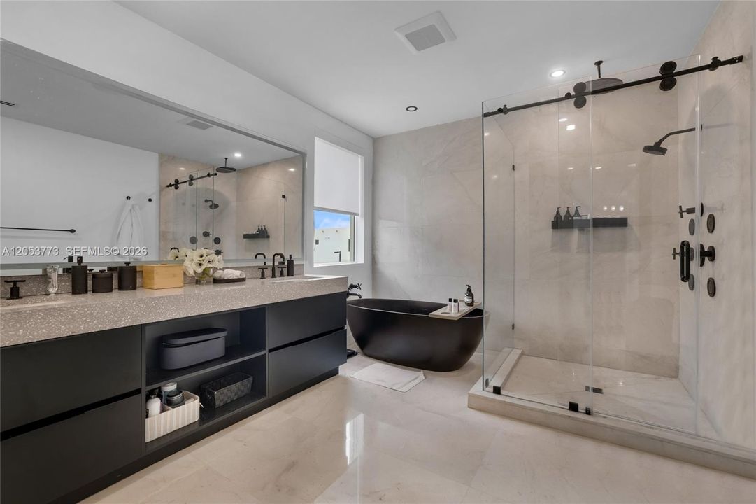For Sale: $1,850,000 (6 beds, 7 baths, 4306 Square Feet)