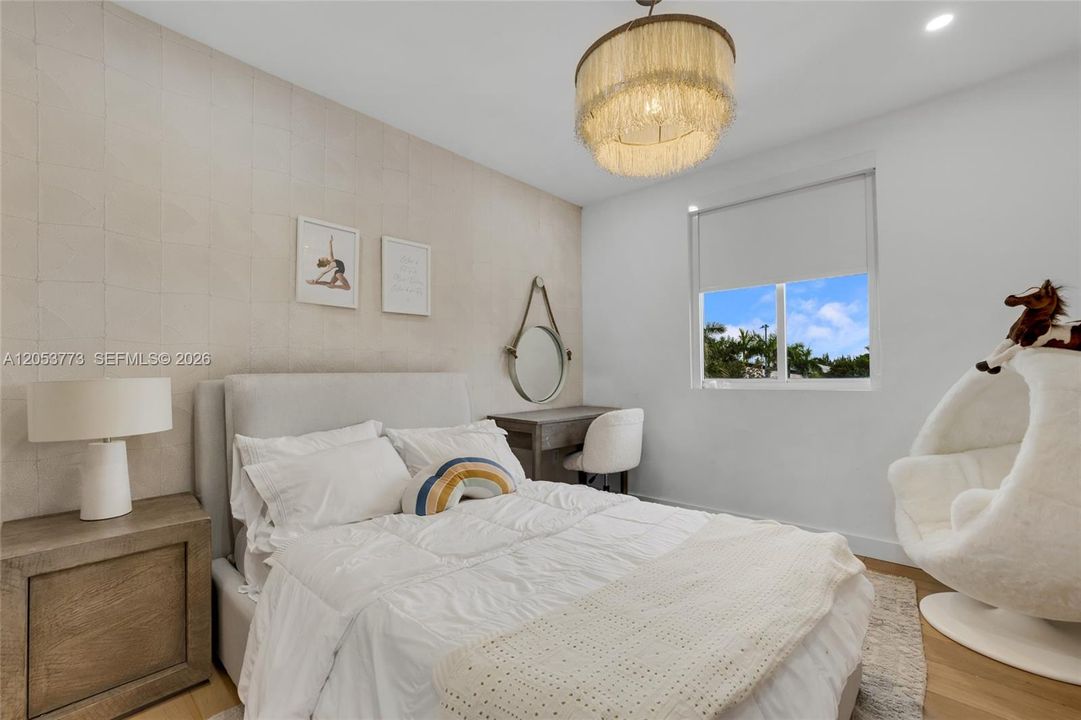 For Sale: $1,850,000 (6 beds, 7 baths, 4306 Square Feet)