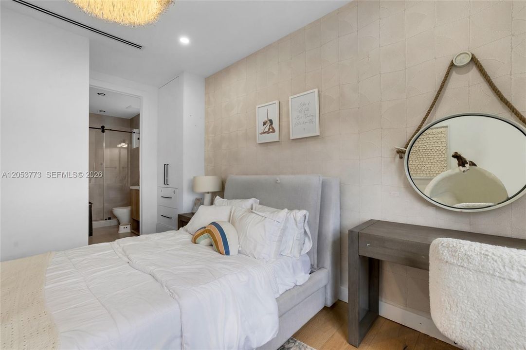 For Sale: $1,850,000 (6 beds, 7 baths, 4306 Square Feet)