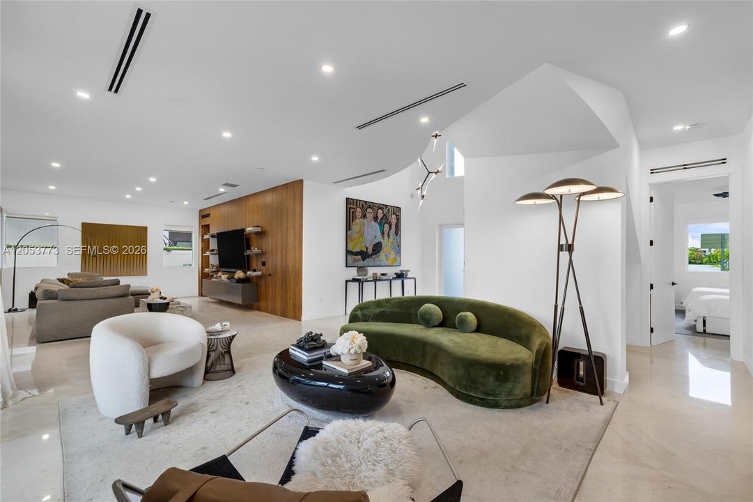 For Sale: $1,850,000 (6 beds, 7 baths, 4306 Square Feet)