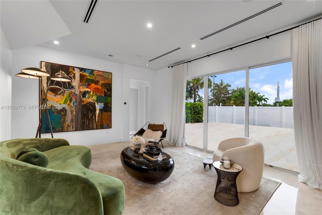 For Sale: $1,850,000 (6 beds, 7 baths, 4306 Square Feet)