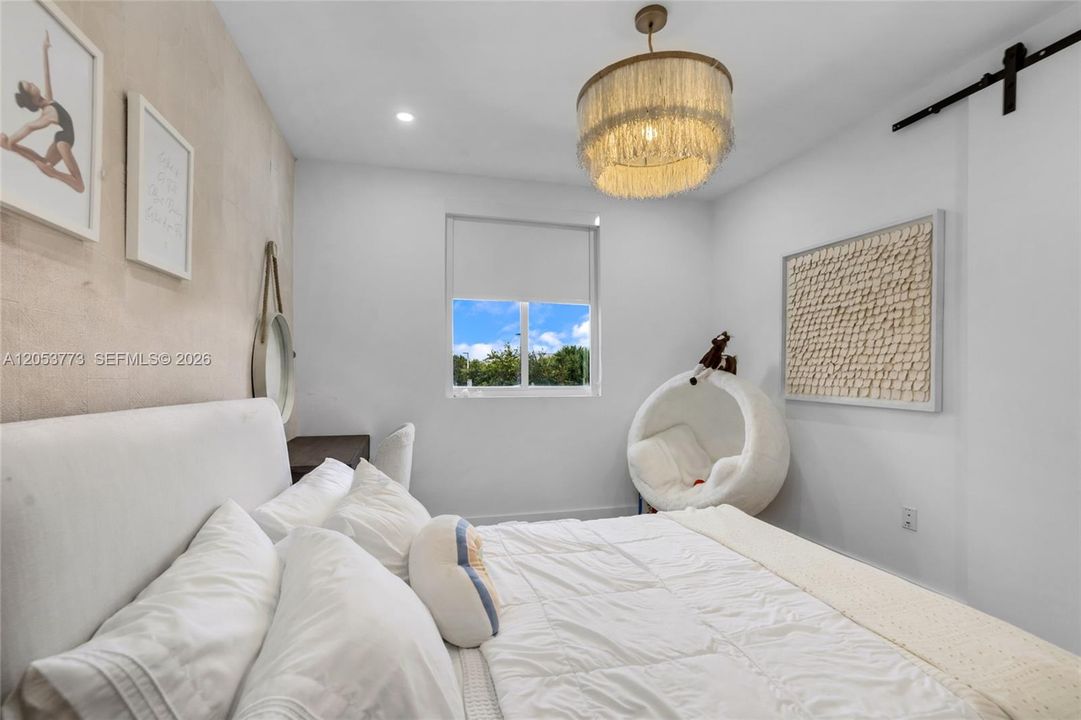 For Sale: $1,850,000 (6 beds, 7 baths, 4306 Square Feet)