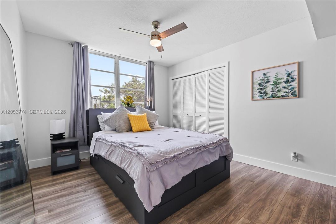For Sale: $310,000 (3 beds, 2 baths, 1390 Square Feet)