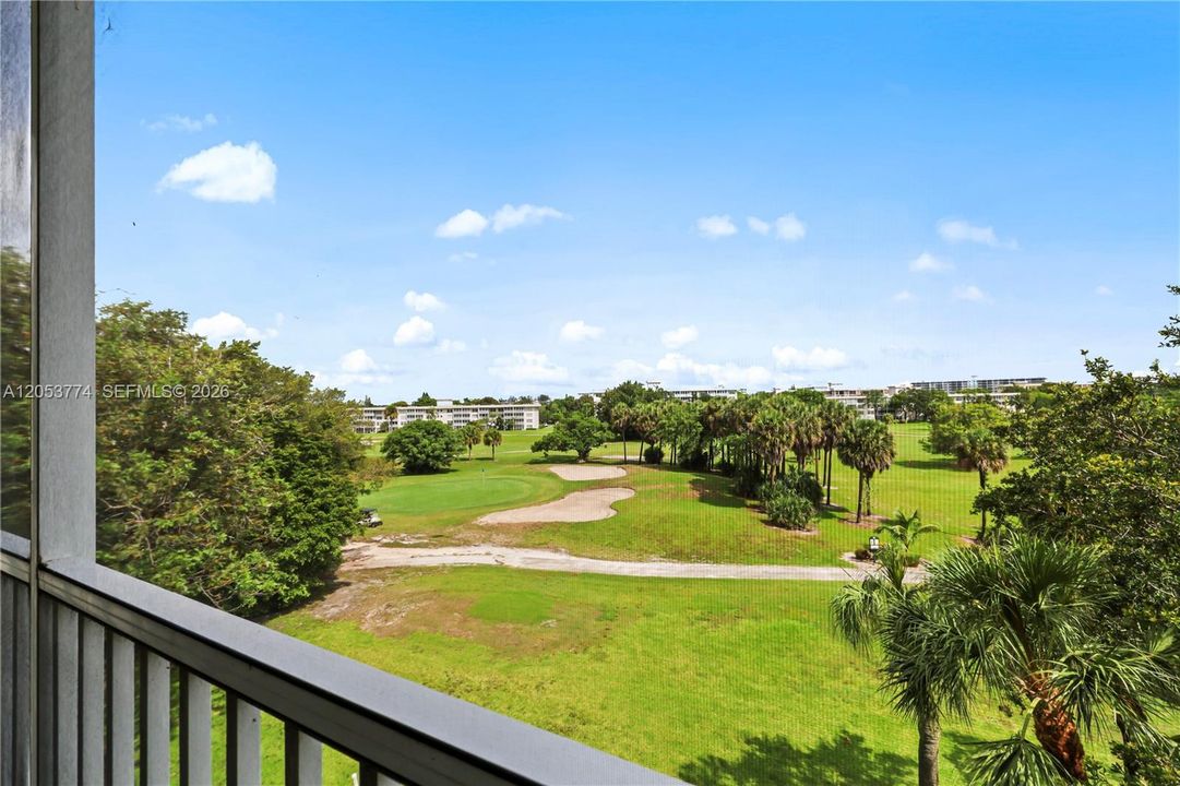 For Sale: $310,000 (3 beds, 2 baths, 1390 Square Feet)