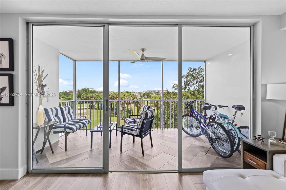 For Sale: $310,000 (3 beds, 2 baths, 1390 Square Feet)