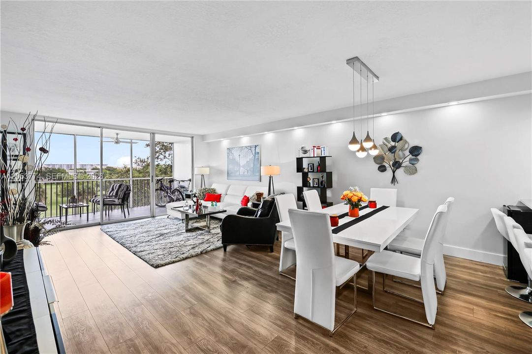 For Sale: $310,000 (3 beds, 2 baths, 1390 Square Feet)