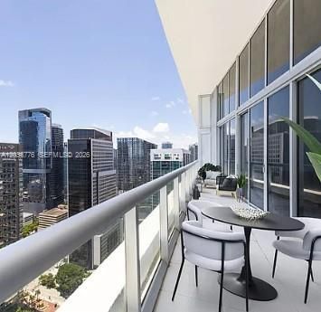 En Venta: $1,000,000 (2 camas, 2 baños, 1320 Pies cuadrados)