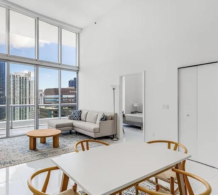 En Venta: $1,000,000 (2 camas, 2 baños, 1320 Pies cuadrados)
