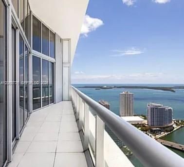 En Venta: $1,000,000 (2 camas, 2 baños, 1320 Pies cuadrados)