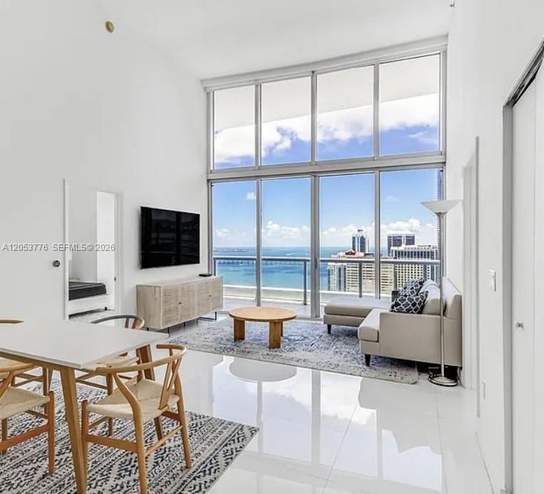 En Venta: $1,000,000 (2 camas, 2 baños, 1320 Pies cuadrados)