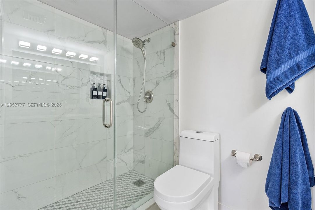En Venta: $749,990 (2 camas, 2 baños, 1105 Pies cuadrados)