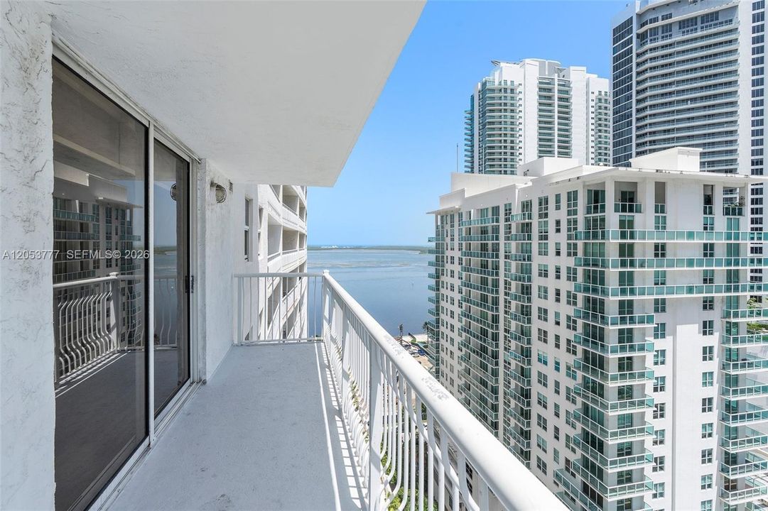 En Venta: $749,990 (2 camas, 2 baños, 1105 Pies cuadrados)