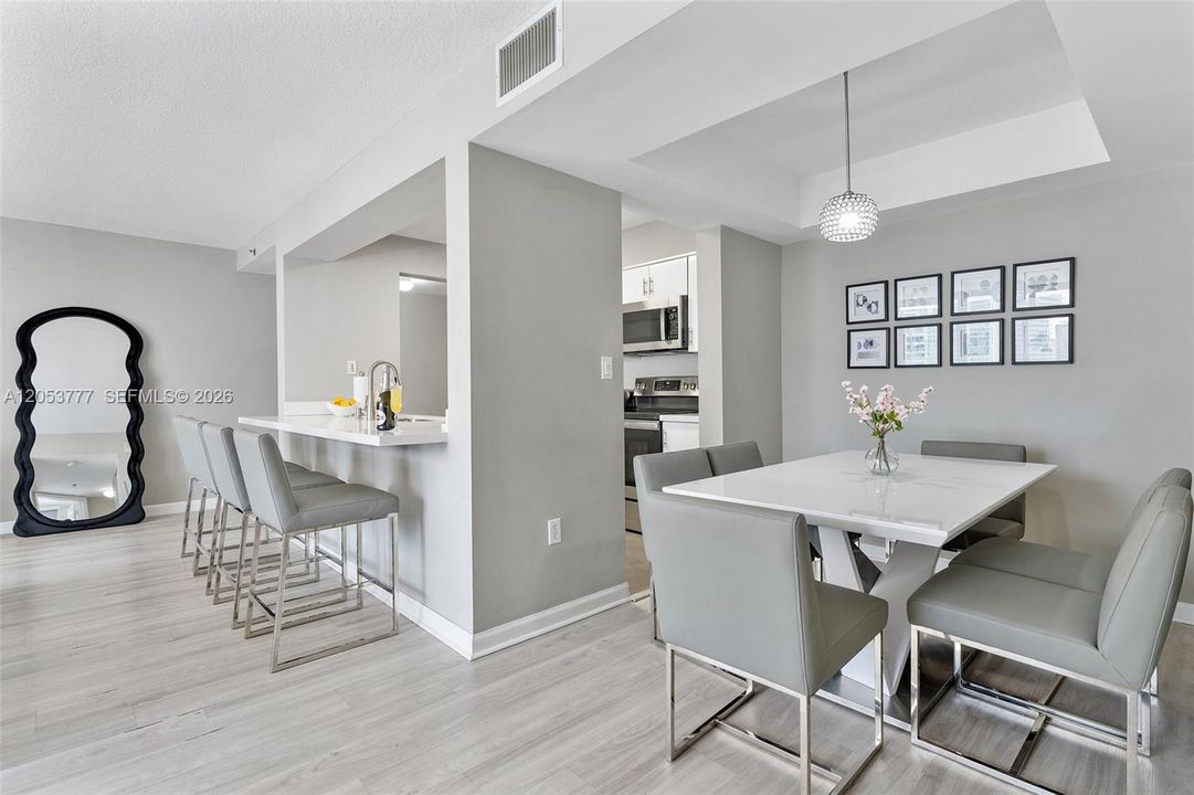En Venta: $749,990 (2 camas, 2 baños, 1105 Pies cuadrados)