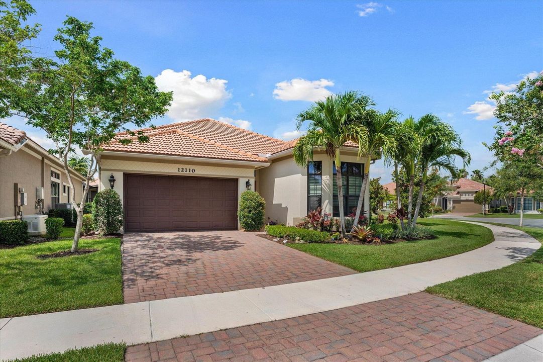 02-12110 Kalmar Cir N, Parkland