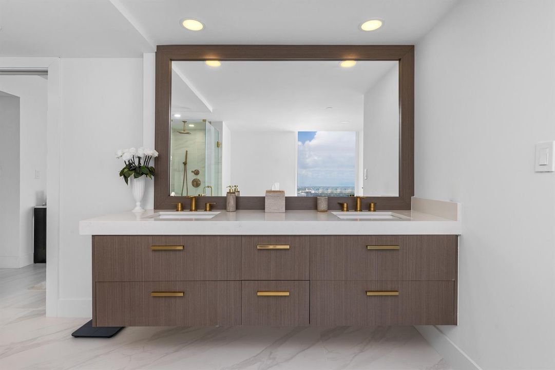 Master Bath 6