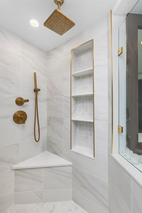 Master bath 5