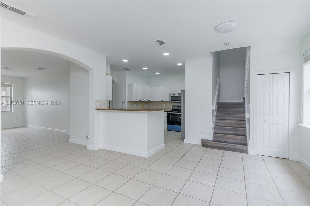 For Rent: $3,500 (3 beds, 2 baths, 1822 Square Feet)