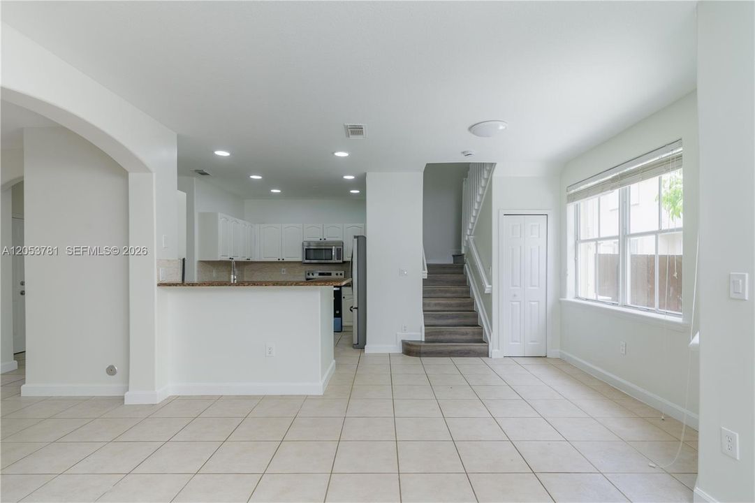 For Rent: $3,500 (3 beds, 2 baths, 1822 Square Feet)