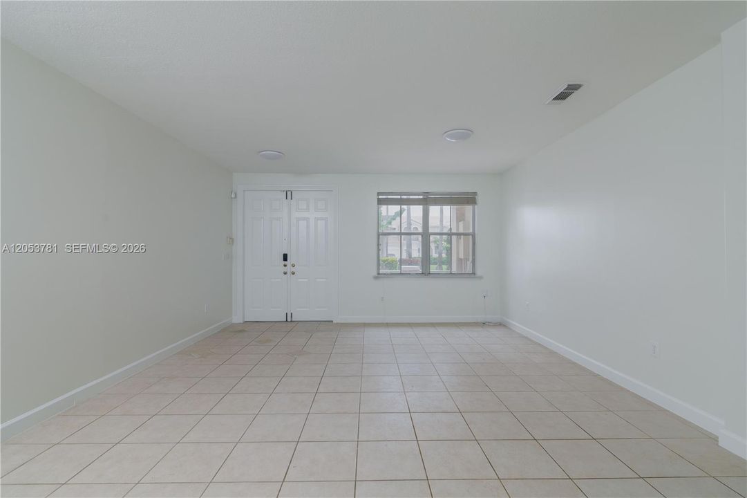 For Rent: $3,500 (3 beds, 2 baths, 1822 Square Feet)