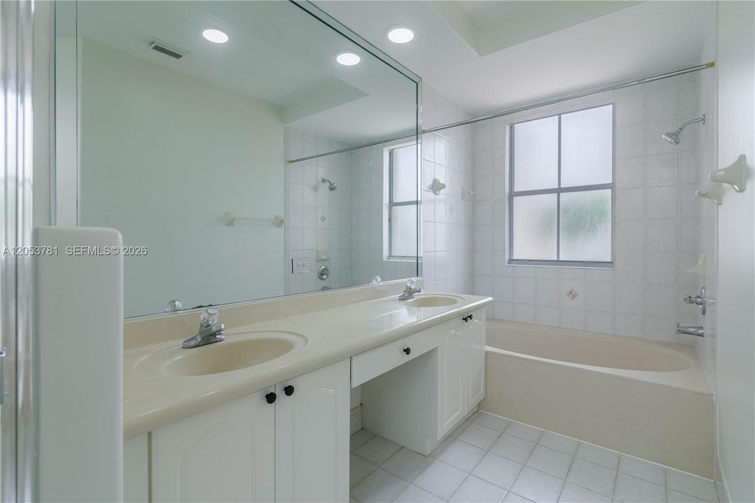 For Rent: $3,500 (3 beds, 2 baths, 1822 Square Feet)