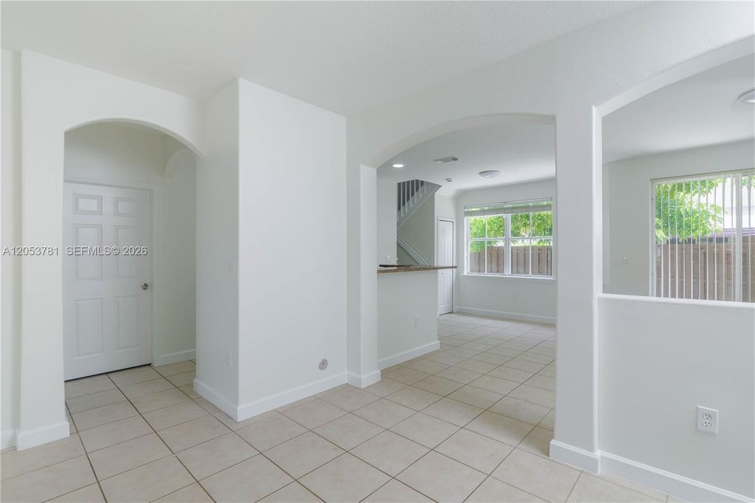 For Rent: $3,500 (3 beds, 2 baths, 1822 Square Feet)