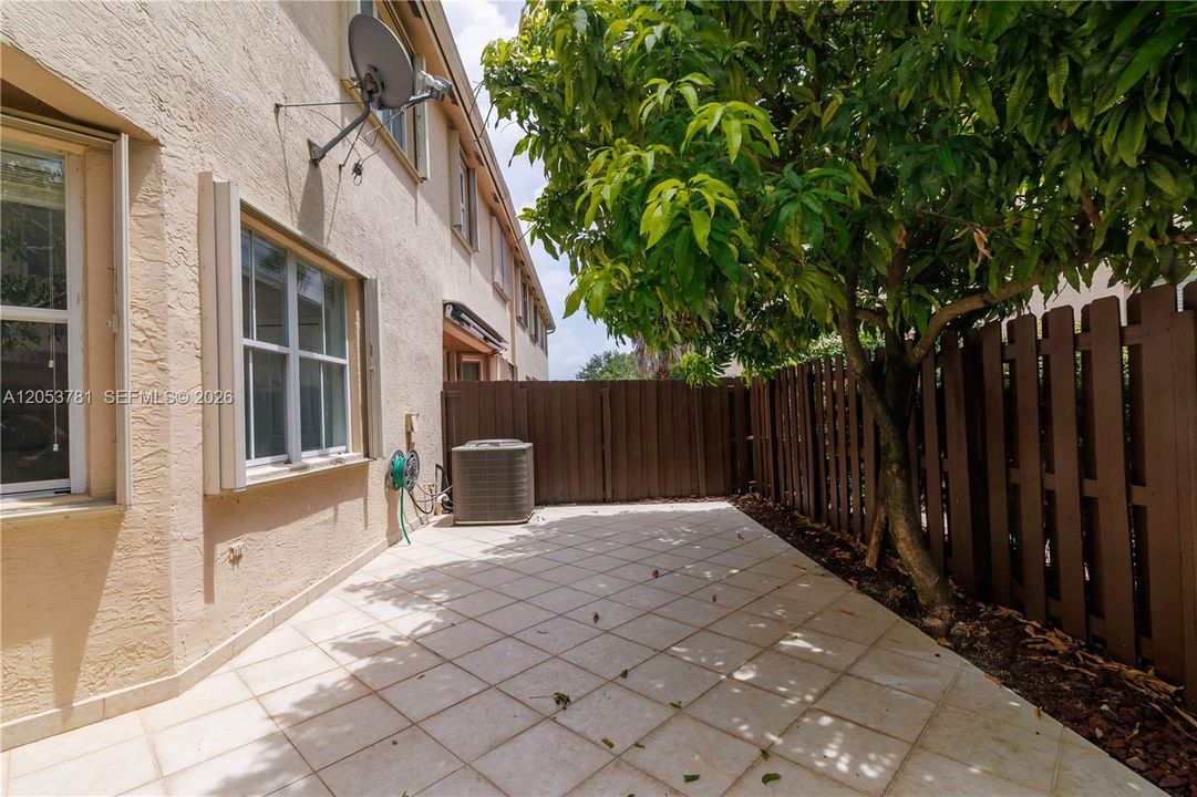 For Rent: $3,500 (3 beds, 2 baths, 1822 Square Feet)